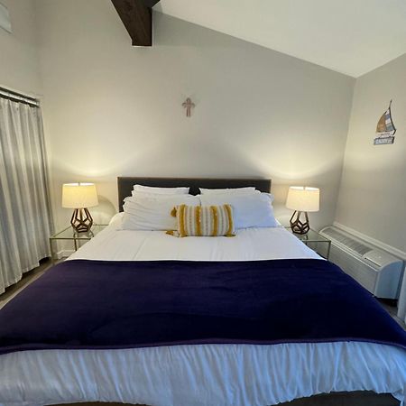 Newly Remodeled Mid-Century Modern Lake Condo Lake Geneva Zewnętrze zdjęcie