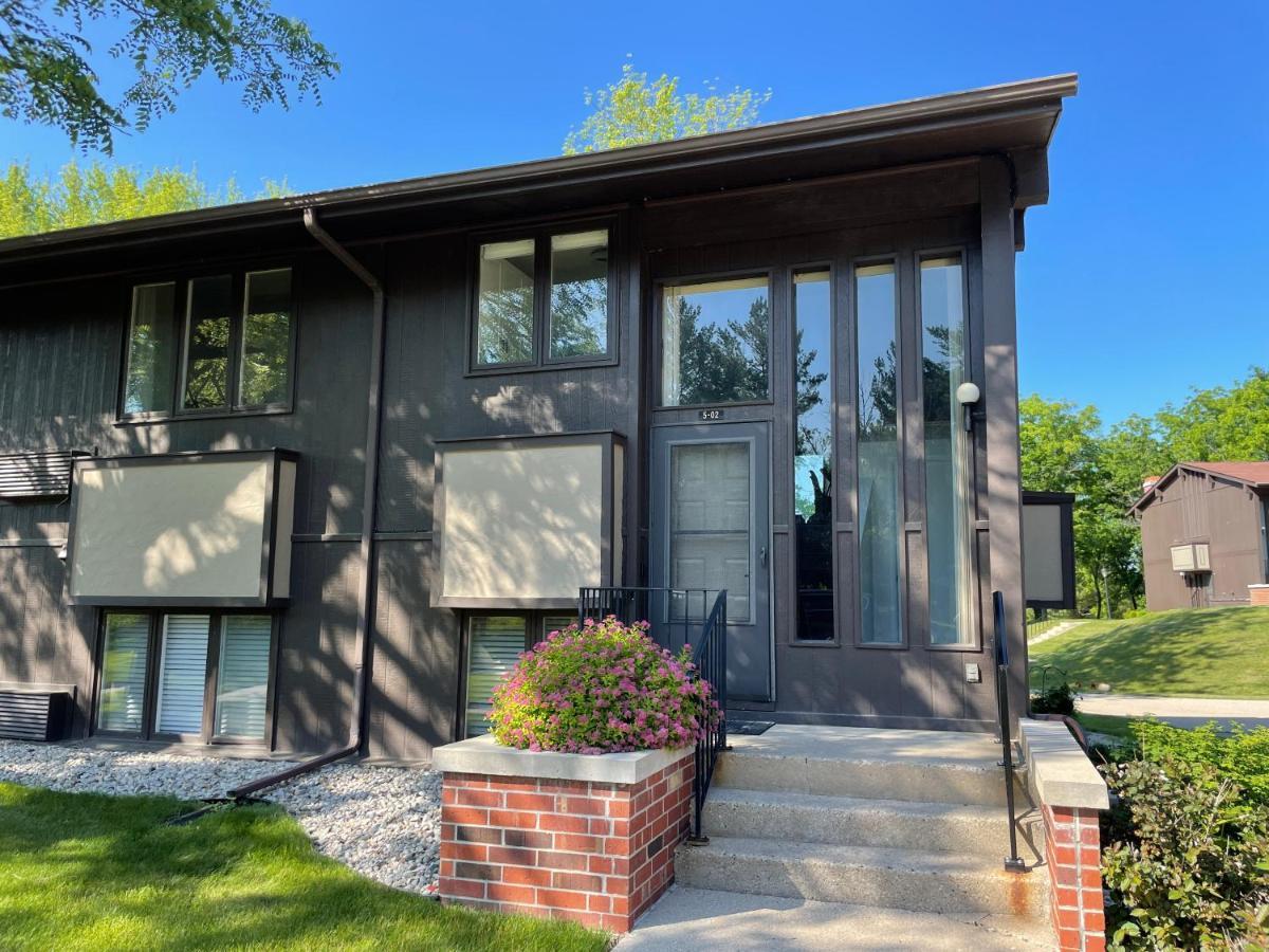 Newly Remodeled Mid-Century Modern Lake Condo Lake Geneva Zewnętrze zdjęcie