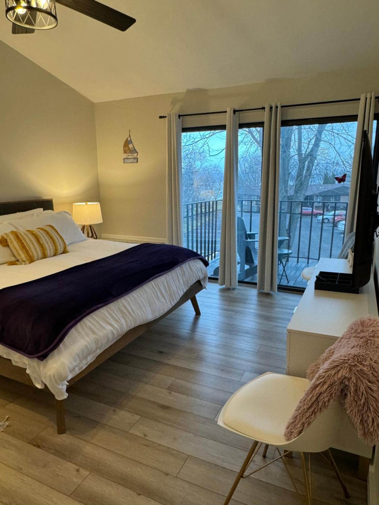 Newly Remodeled Mid-Century Modern Lake Condo Lake Geneva Zewnętrze zdjęcie