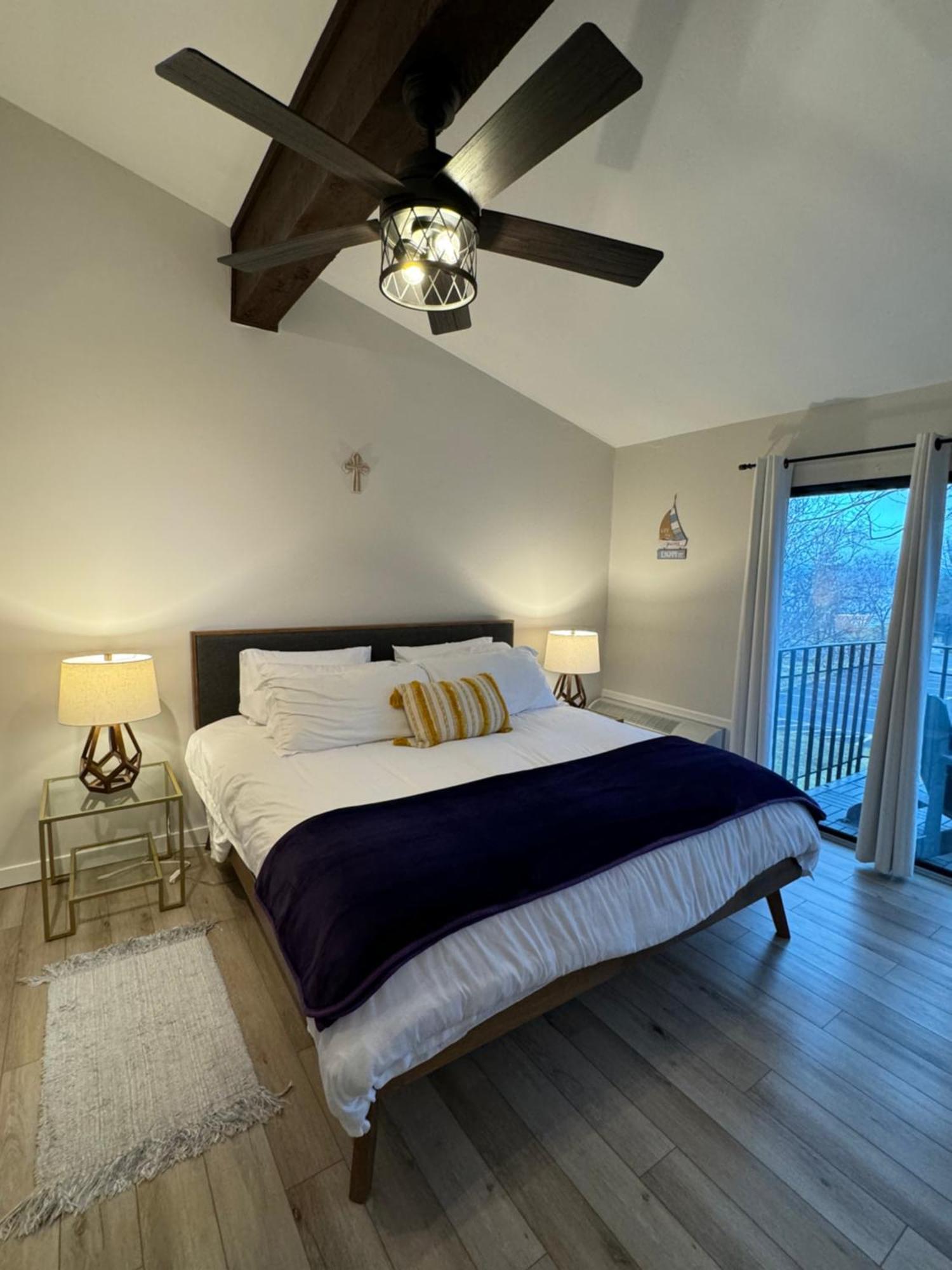 Newly Remodeled Mid-Century Modern Lake Condo Lake Geneva Zewnętrze zdjęcie