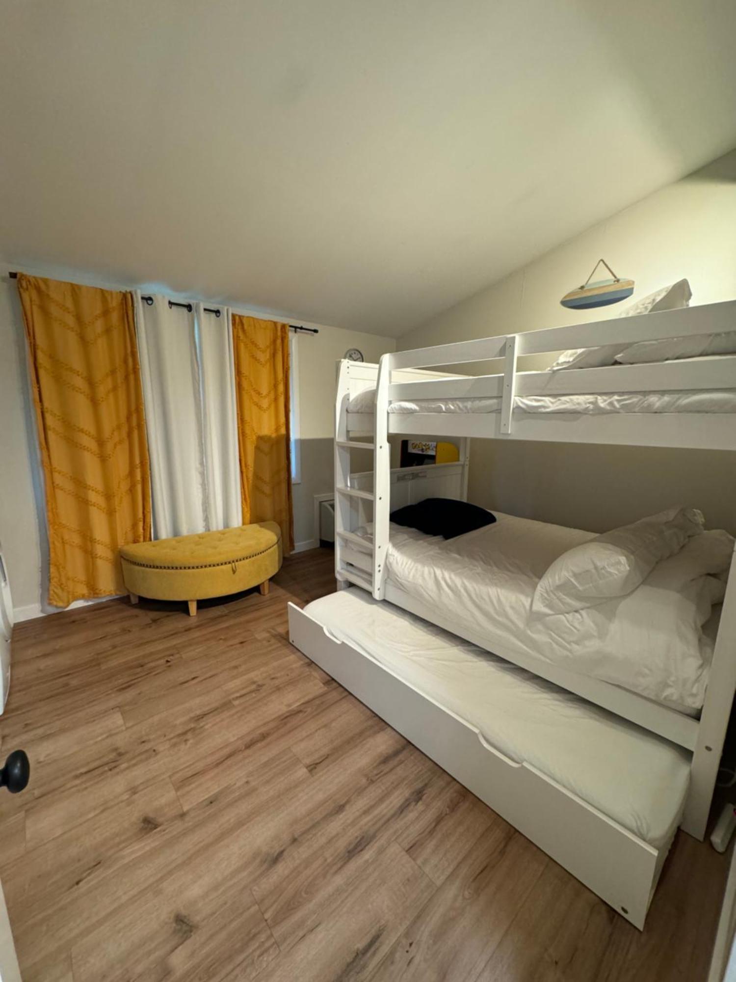 Newly Remodeled Mid-Century Modern Lake Condo Lake Geneva Zewnętrze zdjęcie